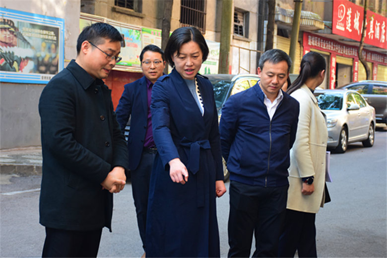 周艳希率队现场督导深化文明城市建设工作