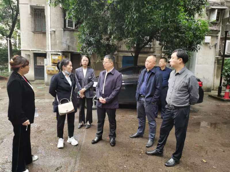 柳军辉实地督导文明创建、自建房安全隐患整治工作