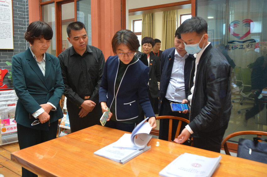 雨湖区举行“工人阶级宣传月”活动暨“新时代文明实践雨湖行”志愿服务活动