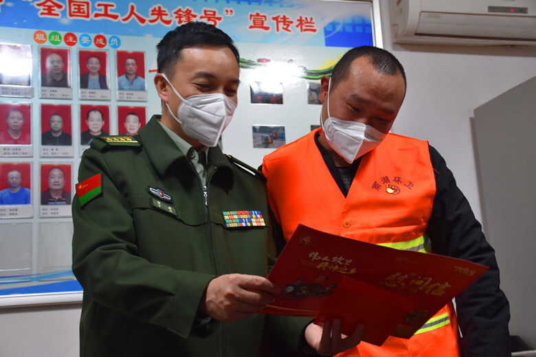 贺建一行走访慰问雨湖区退役军人刘浪