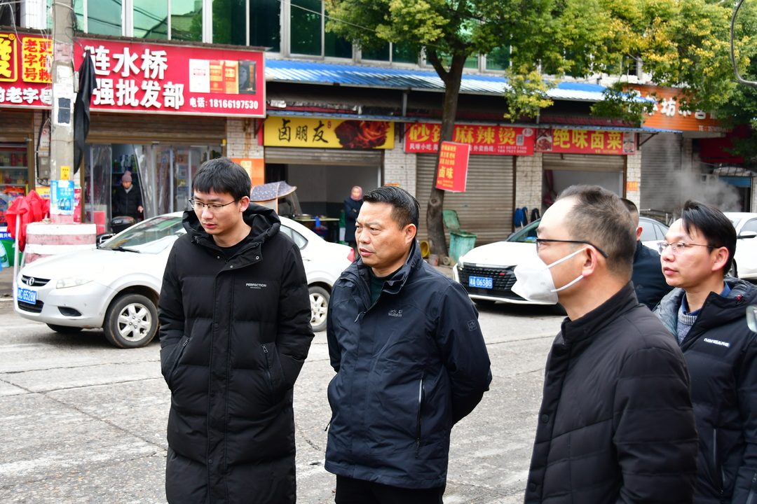 区领导实地督查道路交通安全
