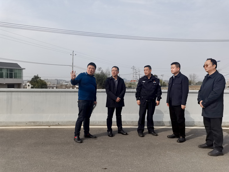 柳军辉主持召开区安全生产委员会第二次会议