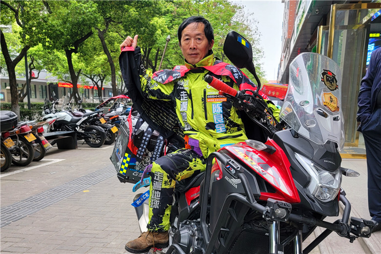摩旅愚公陈良全：在骑行中实现梦想