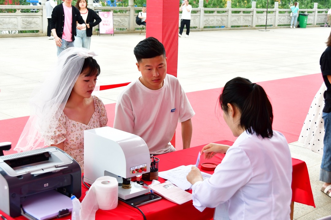 视频丨湖南省首个古楼婚姻登记中心在万楼启动