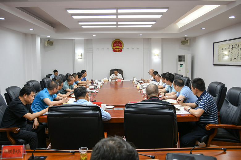 柳军辉主持召开基建营商圈专题调度会议