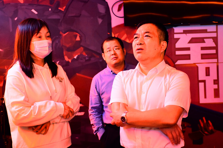 段伟长带队调研雨湖区第三产业发展现状