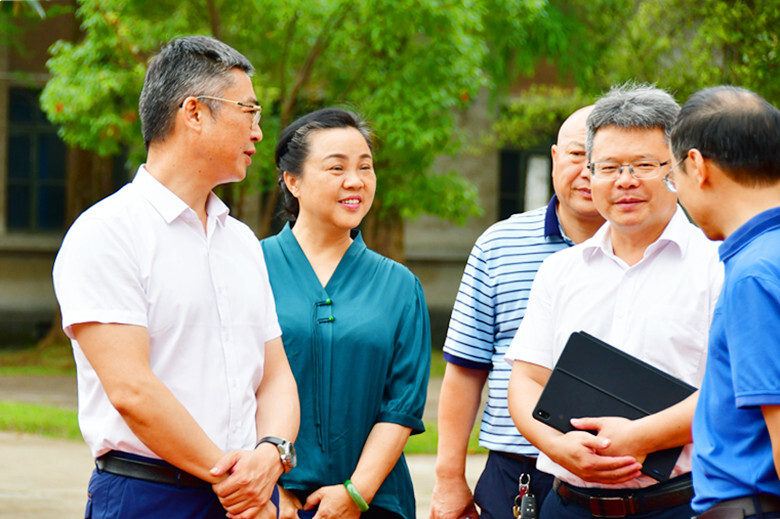 区人大常委会调研城乡基础教育布局调整工作情况