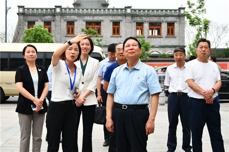 省关工委主任杨泰波带队调研雨湖区关心下一代工作