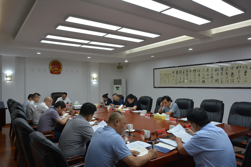 柳军辉主持召开区人民政府第30次常务会