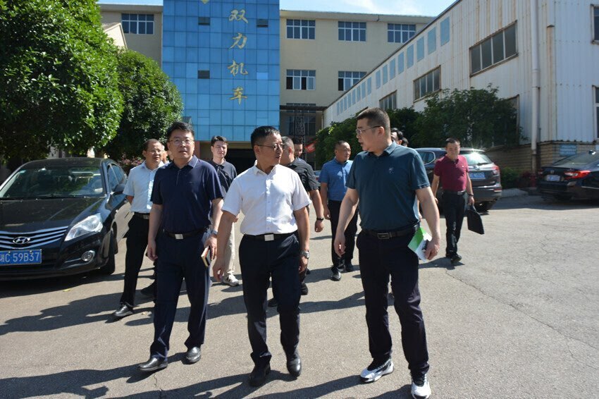 柳军辉到企业开展“走找想促”活动