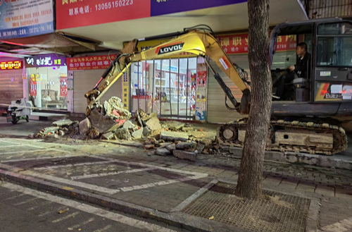 【创建惠民】昭潭街道执法队开展私建台阶治理