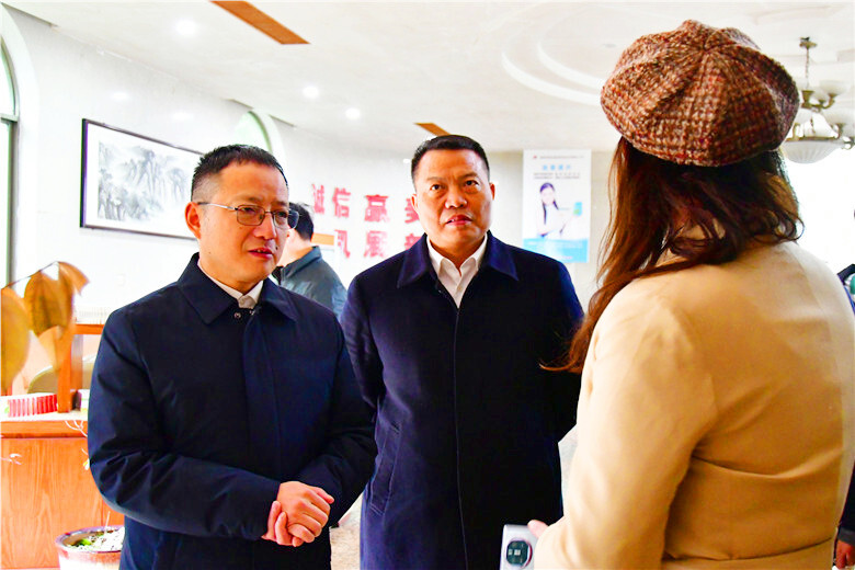 柳军辉走访辖区内重点工业企业