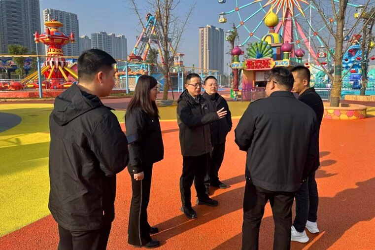 柳军辉带队实地督查大型游乐特种设备安全