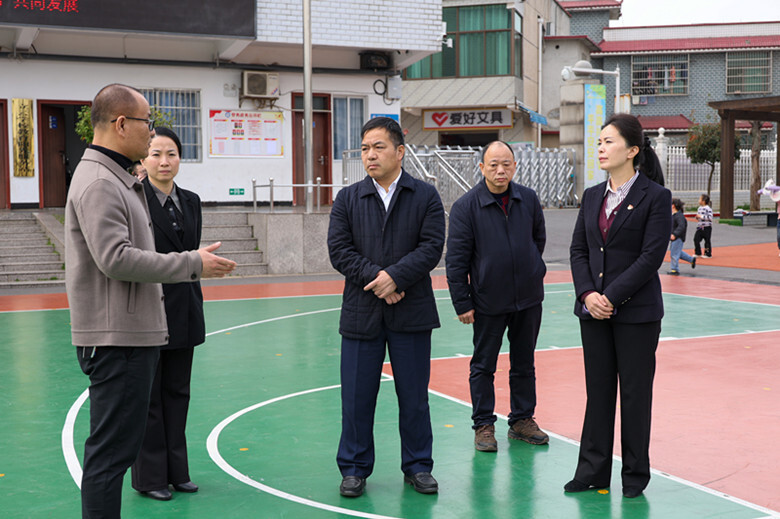 段伟长调研辖区中小学师德师风建设和思政教育工作情况