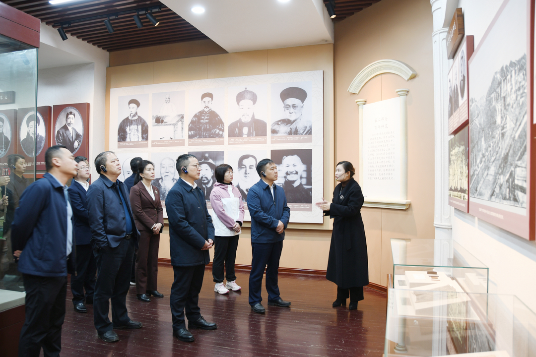 雨湖区委常委班子成员赴长沙开展考察学习