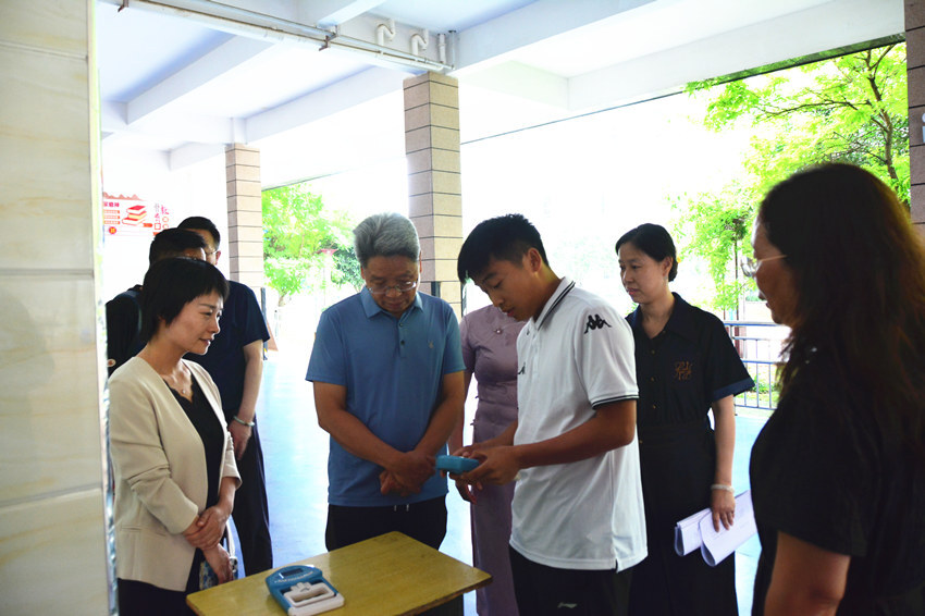 教育部及省教育厅视导专家组巡视雨湖区教育质量监测准备工作