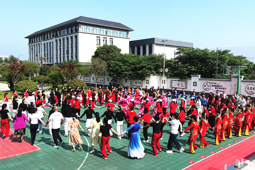姜畲镇举行2024年“舞动雨湖 • 乡约姜畲 ”第一届广场舞比赛