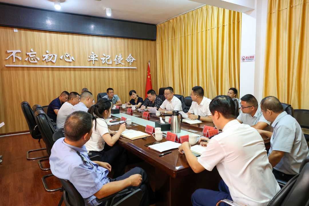 柳军辉带队走访辖区重点商贸企业