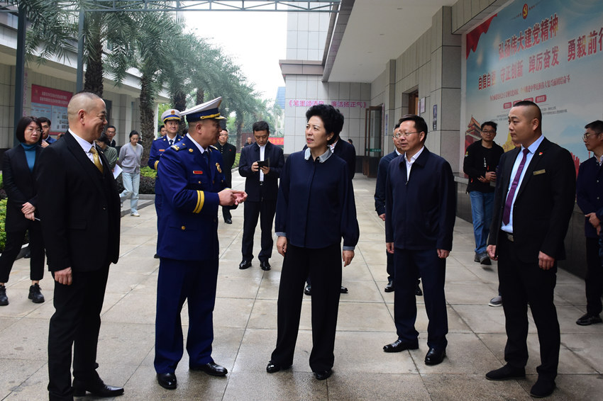 乌兰带队来雨湖开展安全生产“三法一条例两办法”执法检查