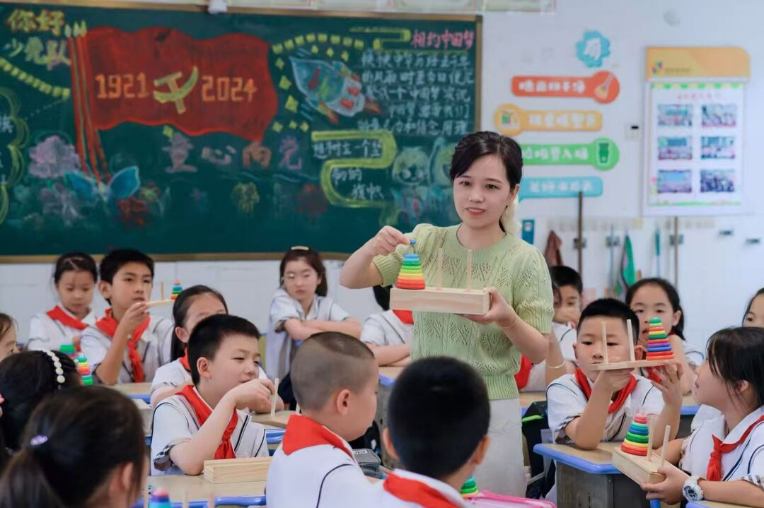 【出彩雨湖人】刘铁姣：春风化雨，做有温度的教育者