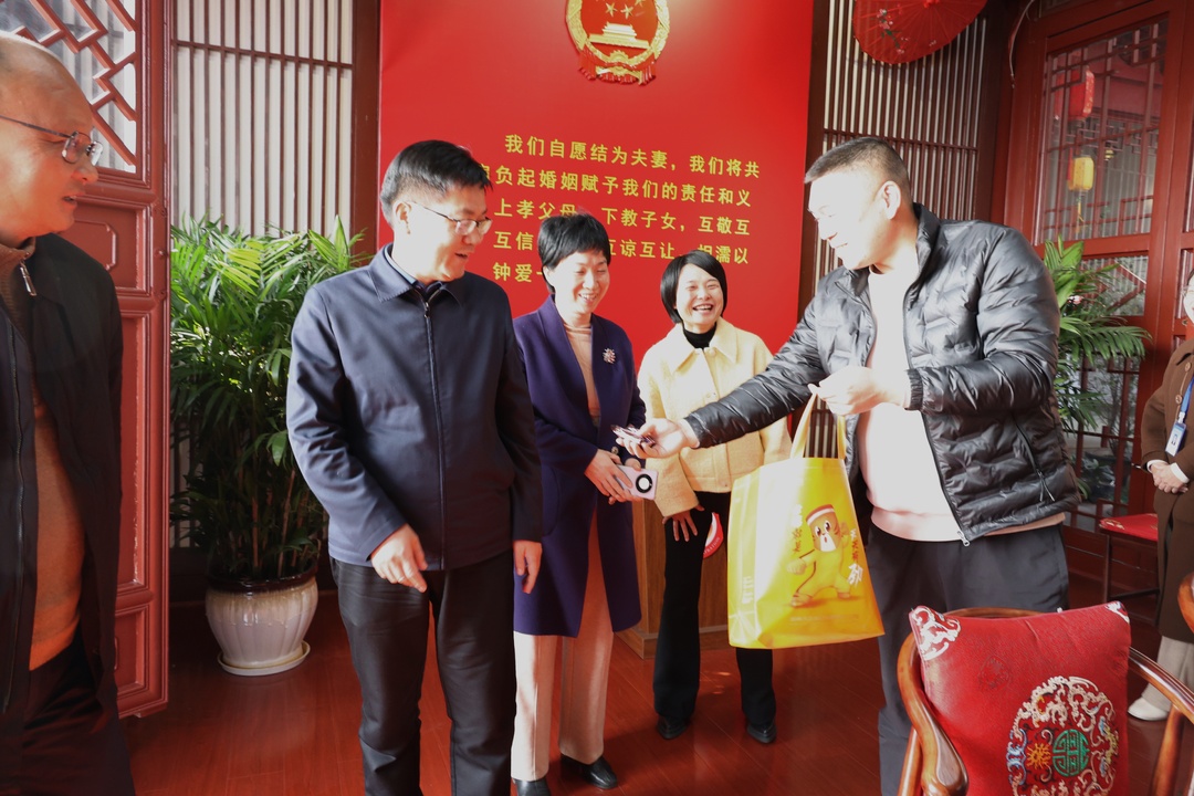 陈小平带队调研民政工作