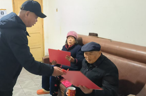 烟竹社区：开展“守住钱袋子，过好幸福年”防范非法集资宣传活动