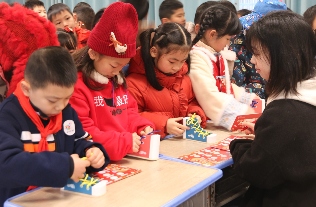 风车坪学校低年级无纸化测评：趣味乐考，素养领航