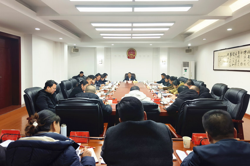 柳军辉主持召开区“七大攻坚”调度会