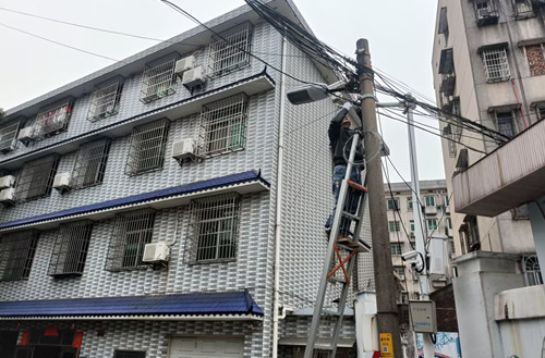 【八大行动】烟竹社区：电线脱落存隐患 区块处置护平安
