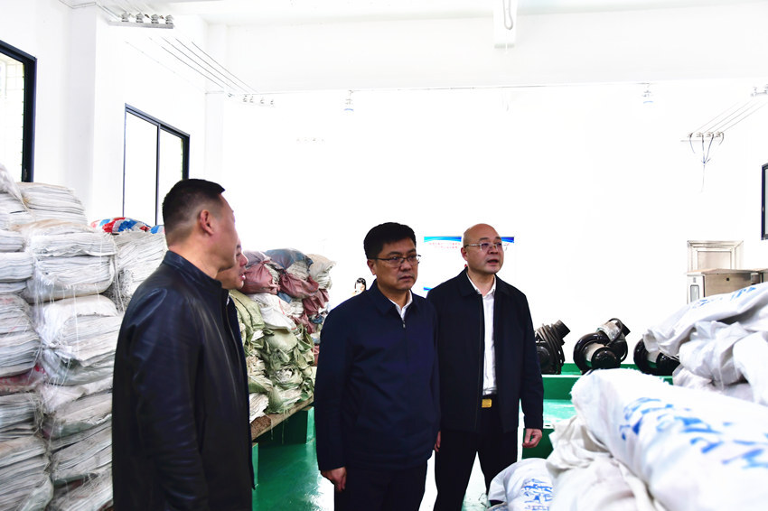 陈小平督导防汛备汛工作