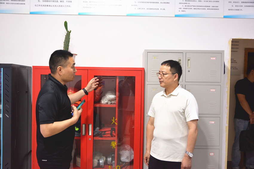 柳军辉带队开展走找想促“三听三问”调研并督导相关工作