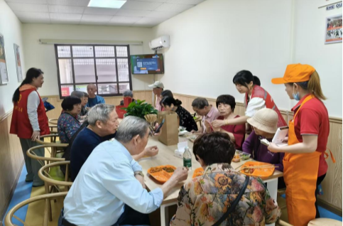 老人用餐不用愁，雨湖区社区食堂就餐超50万人次