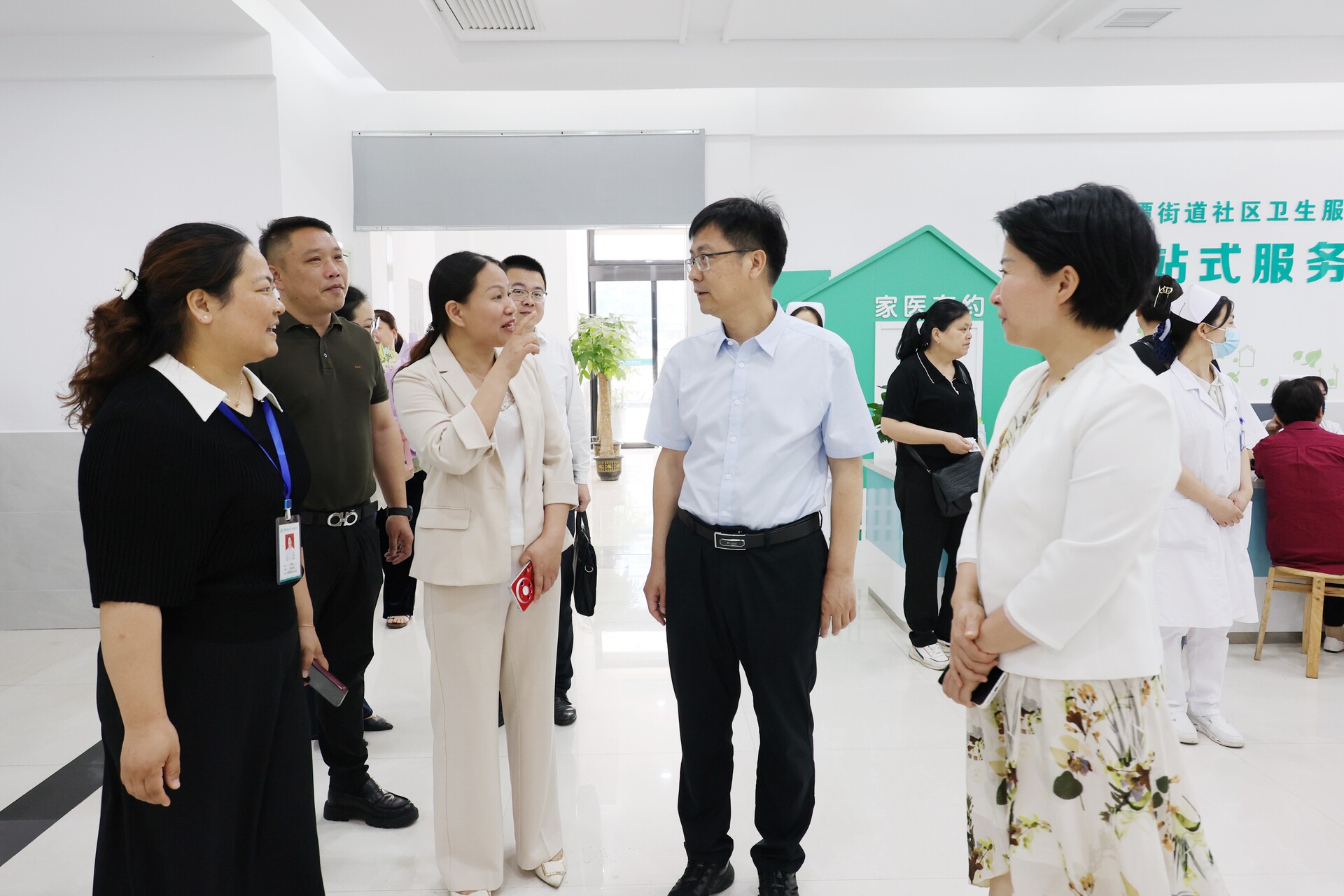 第114个“5·12”国际护士节丨陈小平走访慰问一线护理工作者