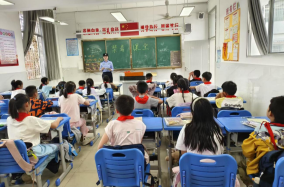 万楼社区：禁毒宣传进校园，全民共筑“防毒墙”
