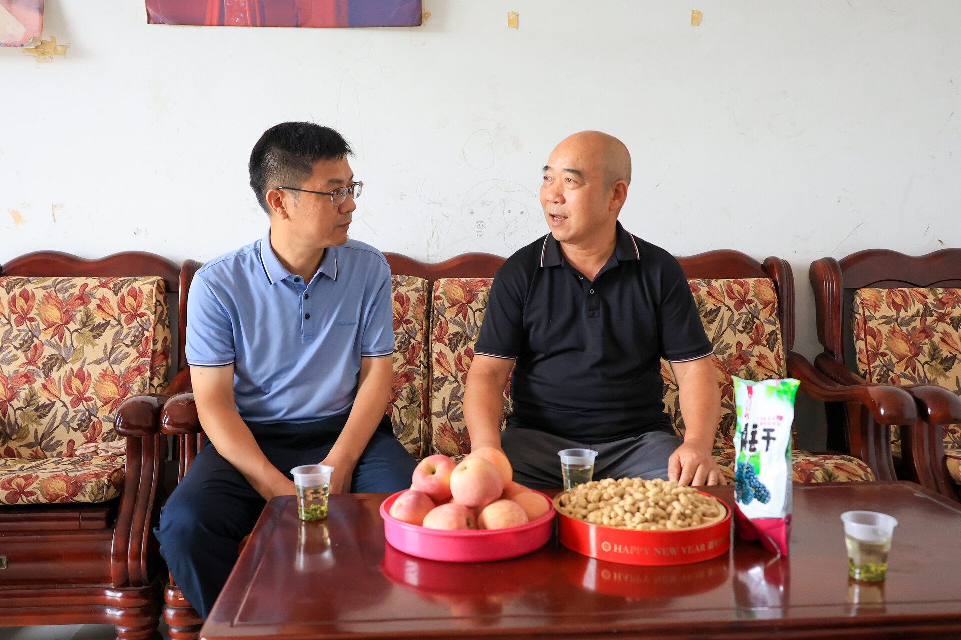 陈小平开展“七一”走访慰问活动并调研基层党建工作