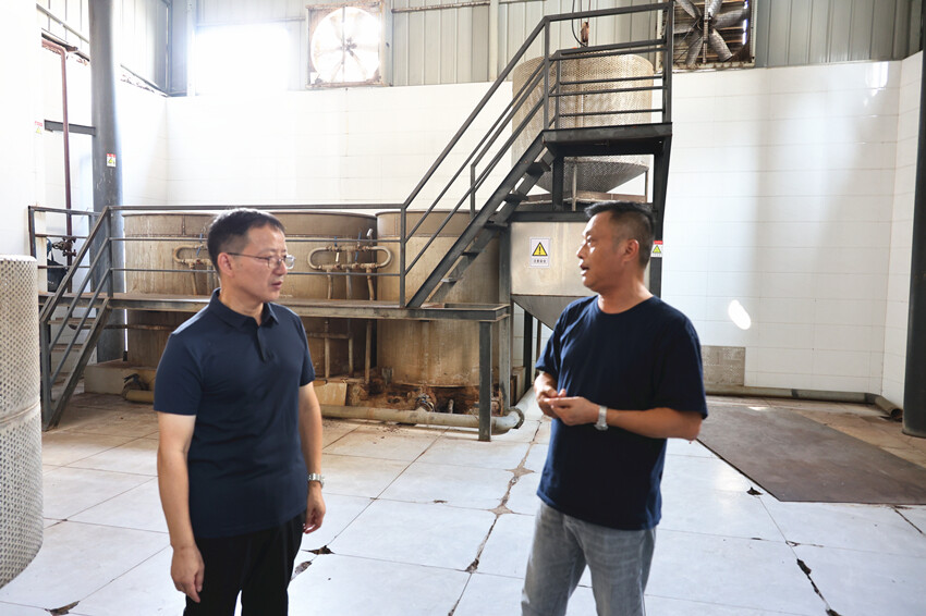 柳军辉开展走找想促“三听三问”调研雨污分流改造工作