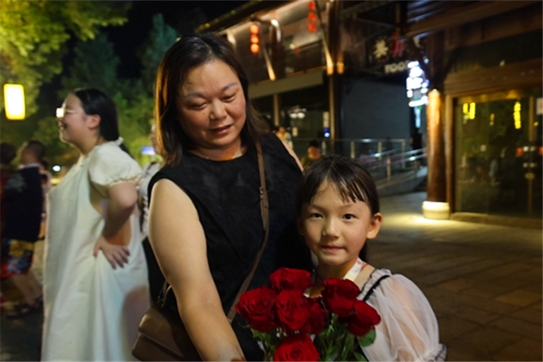 窑湾千年古街浪漫升级 七夕花月夜点亮湘潭夜空
