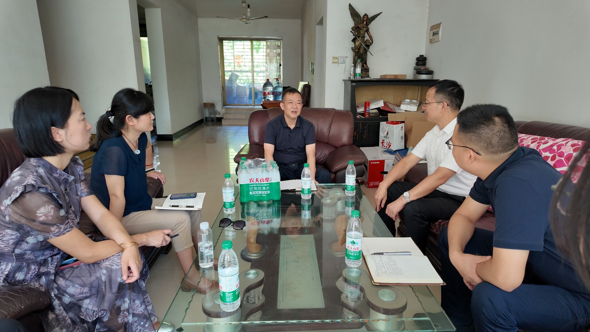 柳军辉到辖区外向型经济企业开展“三听三问”调研