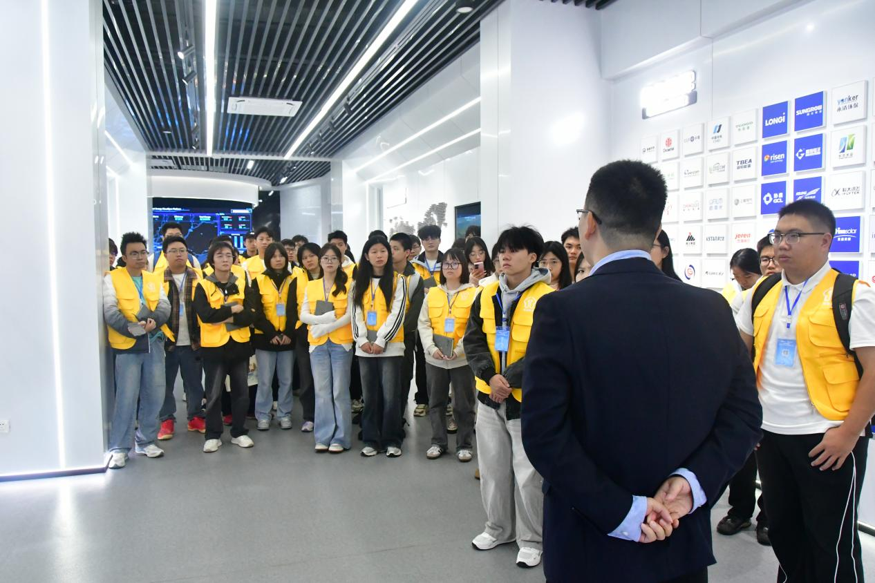 “雨湖英才·创见未来”2025雨湖区高校学子民企创享行成功举办