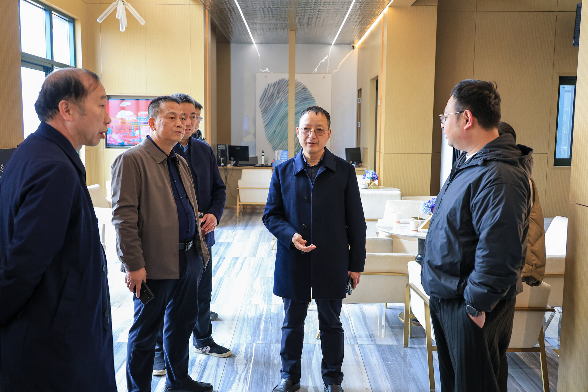 柳军辉调研重点项目建设工作