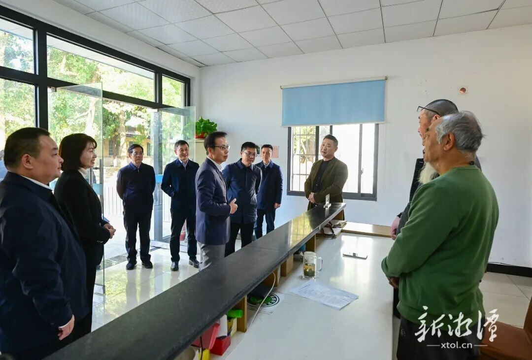 胡贺波到社区宣讲党的二十届四中全会精神并调研基层治理等工作