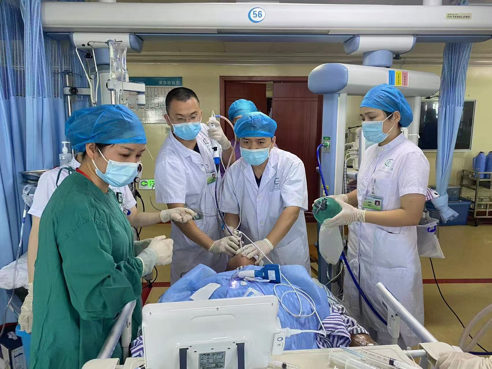 【两会进行时】委员风采丨蒋明彦：以专业护佑生命 以建言推动发展