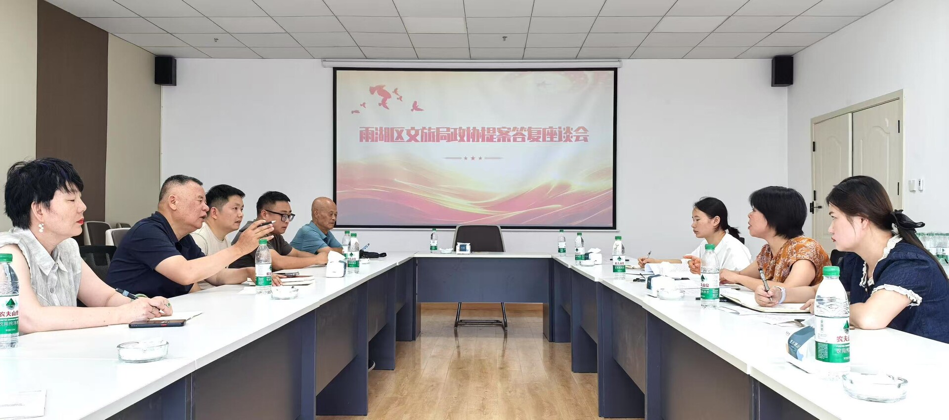 【两会进行时】委员风采｜缪健辉：连任三届践初心  凝聚“新”力促发展