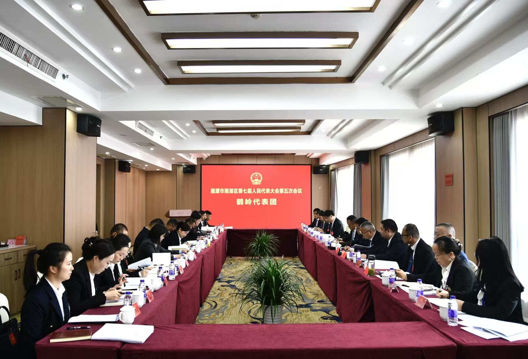 【两会进行时】雨湖区人大代表分团讨论：聚焦民生发展，献务实之策