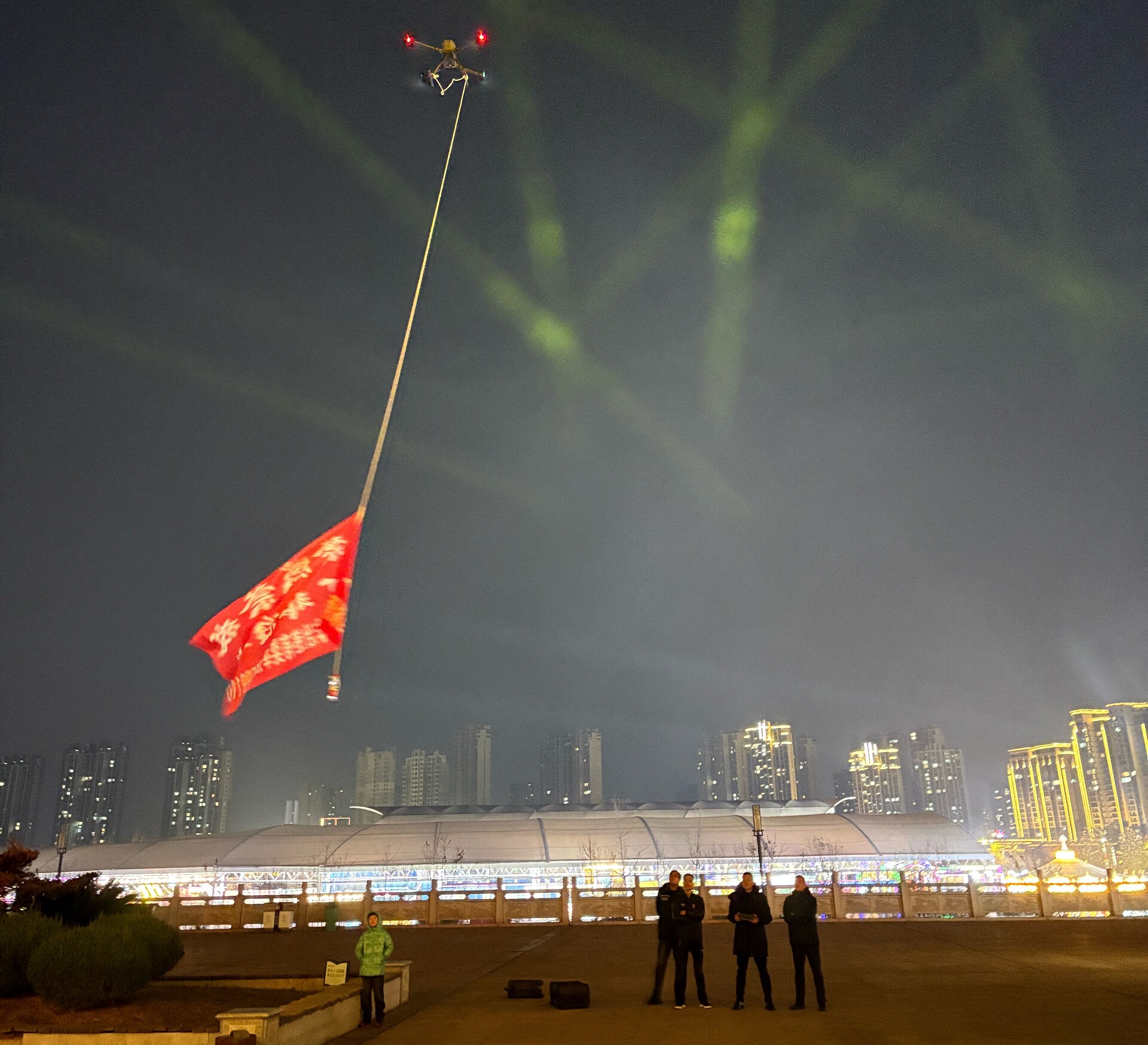 雨湖区“夜鹰行动”构筑立体防控网 严查违规燃放守护“雨湖蓝”