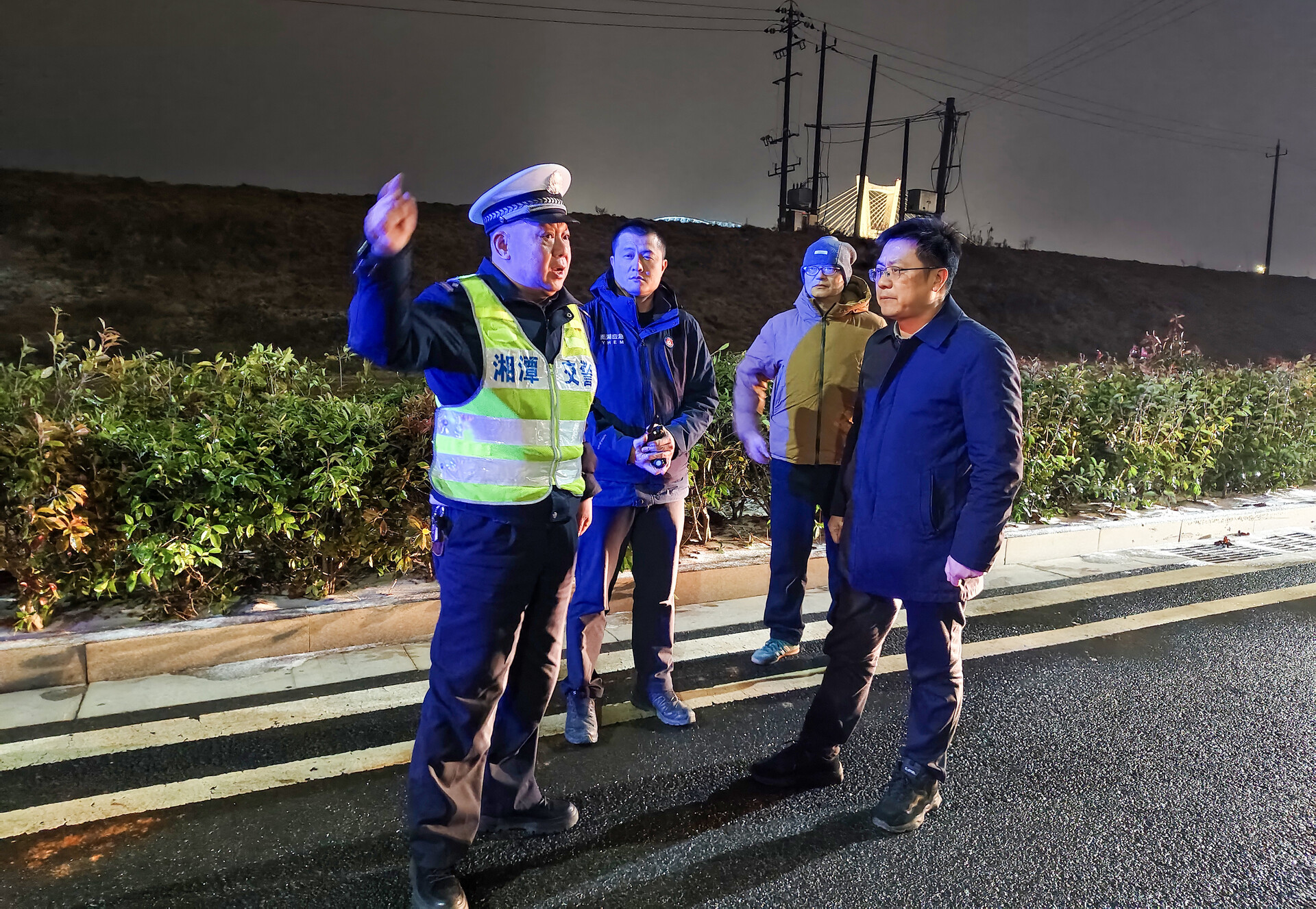 陈小平实地督导低温雨雪冰冻天气道路交通安全工作