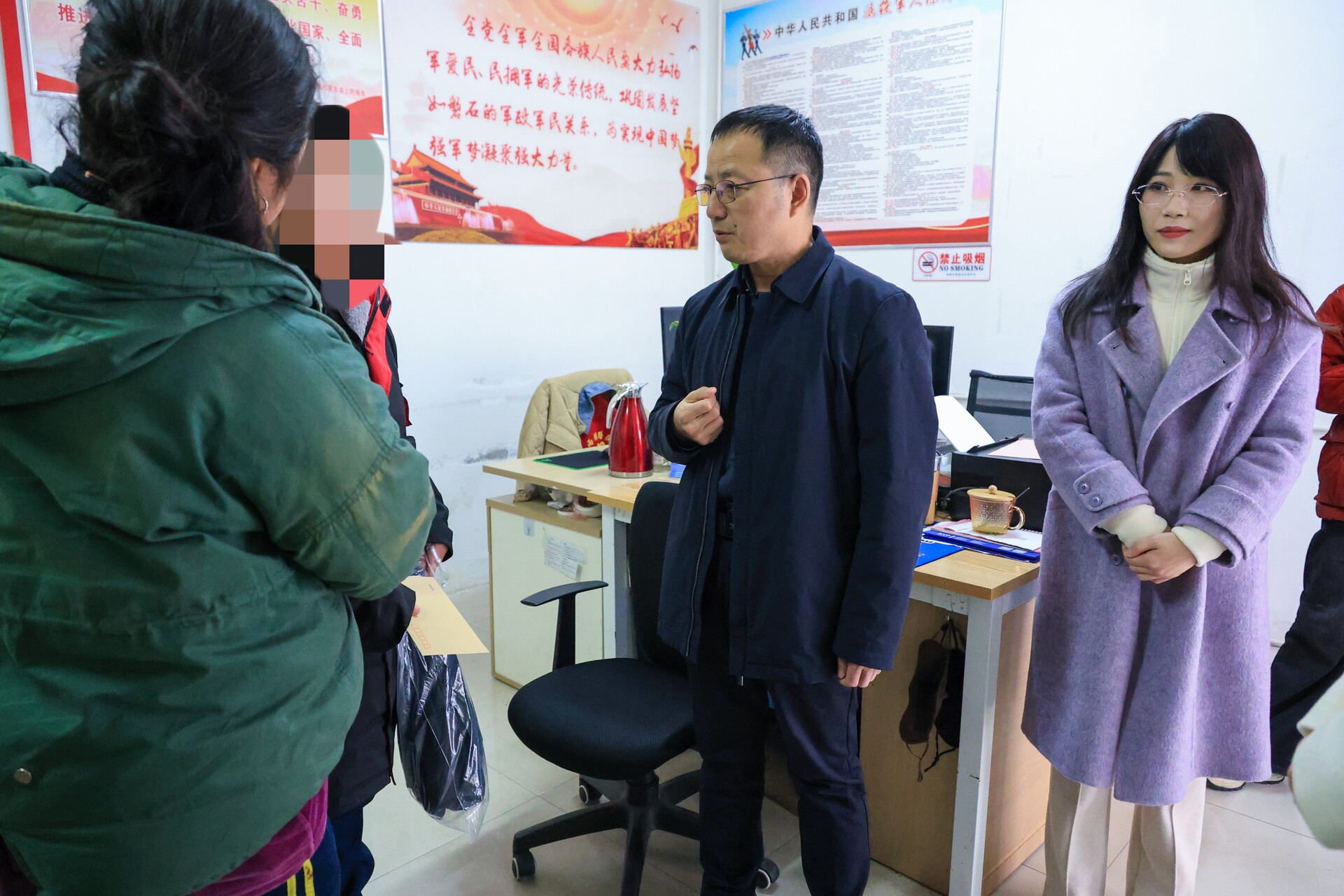 春节前夕，柳军辉深入基层走访慰问