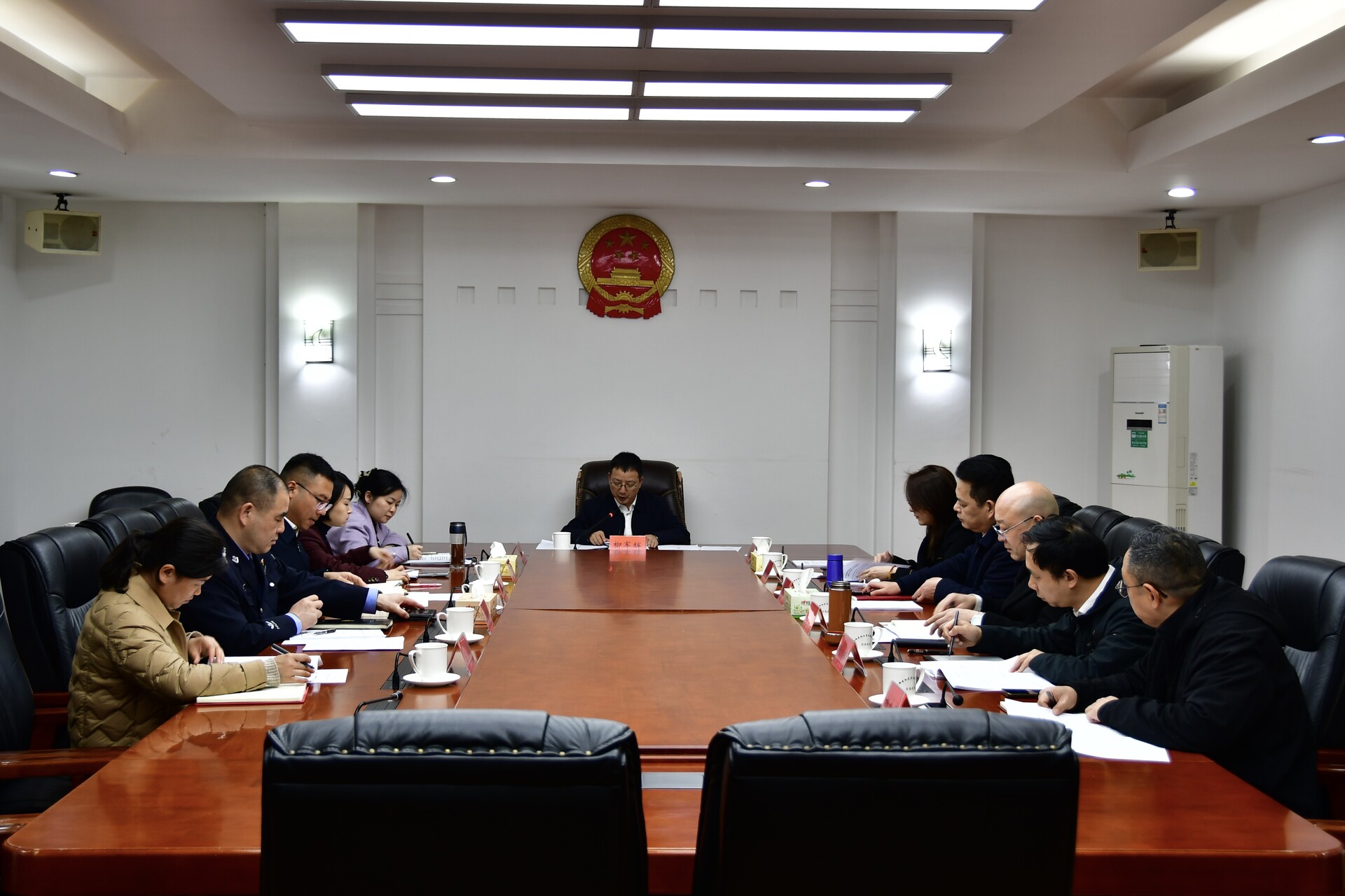 雨湖区政府班子2025年度民主生活会召开