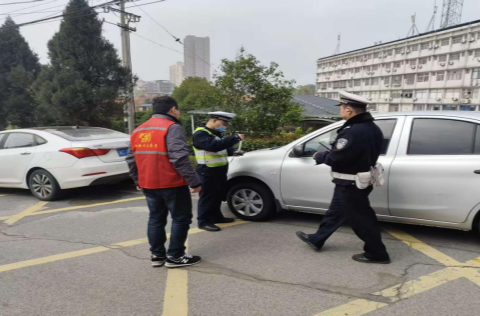 红旗村：多措并举, 筑牢安全出行防线