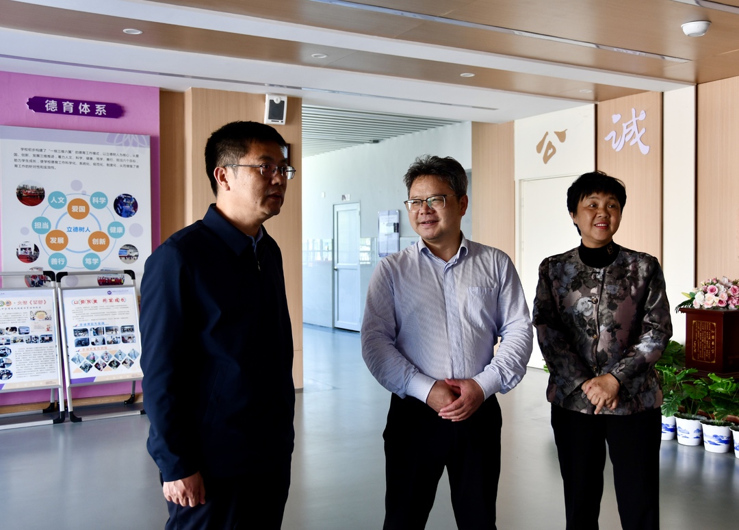 “五一”前夕 陈小平看望慰问劳模代表
